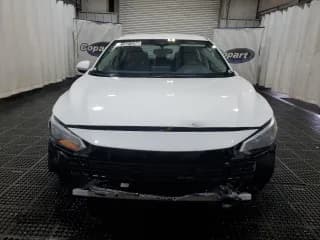 ✅ 2025 Nissan Sentra SV • VIN: 3N1AB8CV7SY303034 • Lot: 81501335. Wystawiony na Copart z przebiegiem 9 980 mil. Bezpłatny archiwum sprzedaży aukcyjnych z USA i szczegółowy raport historii pojazdu na DreamBid. Zdjęcie 5.