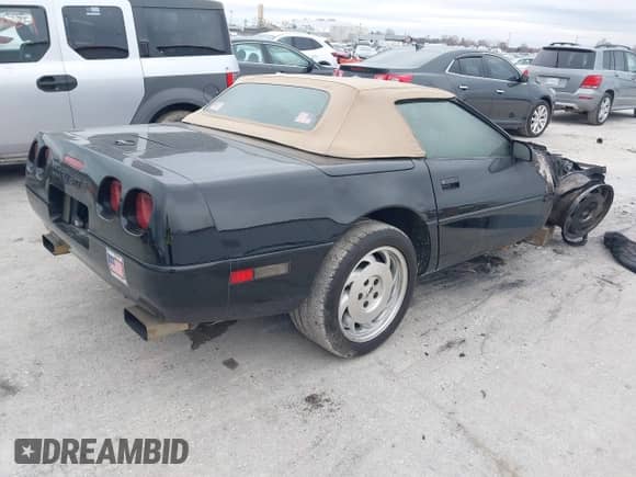✅ 1994 Chevrolet Corvette • VIN: 1G1YY32PXR5119898 • Lot: 41524375. Wystawiony na IAAI z przebiegiem Nie podano. Bezpłatny archiwum sprzedaży aukcyjnych z USA i szczegółowy raport historii pojazdu na DreamBid. Zdjęcie 4.