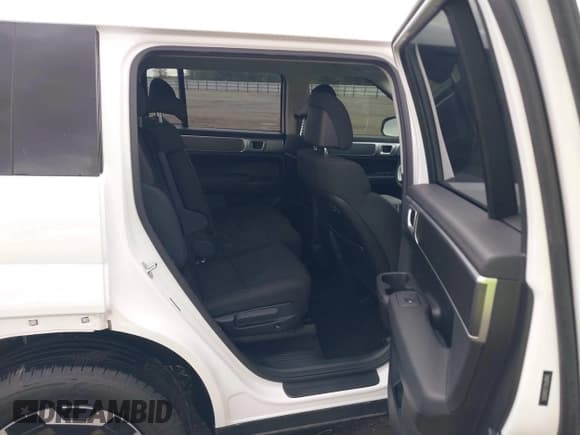 ✅ 2025 Hyundai Santa Fe SE • VIN: 5NMP14GL5SH070275 • Lot: 43286384. Wystawiony na IAAI z przebiegiem 10 123 mil. Bezpłatny archiwum sprzedaży aukcyjnych z USA i szczegółowy raport historii pojazdu na DreamBid. Zdjęcie 8.