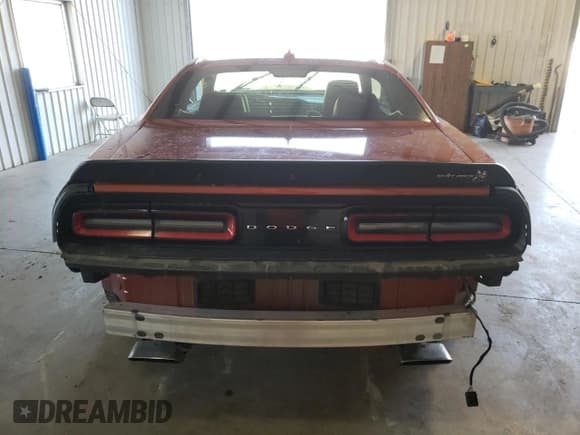 ✅ 2020 Dodge Challenger R/T Scat Pack • VIN: 2C3CDZFJ1LH198405 • Lot: 38128434. Wystawiony na Copart z przebiegiem 41 949 mil. Bezpłatny archiwum sprzedaży aukcyjnych z USA i szczegółowy raport historii pojazdu na DreamBid. Zdjęcie 6.