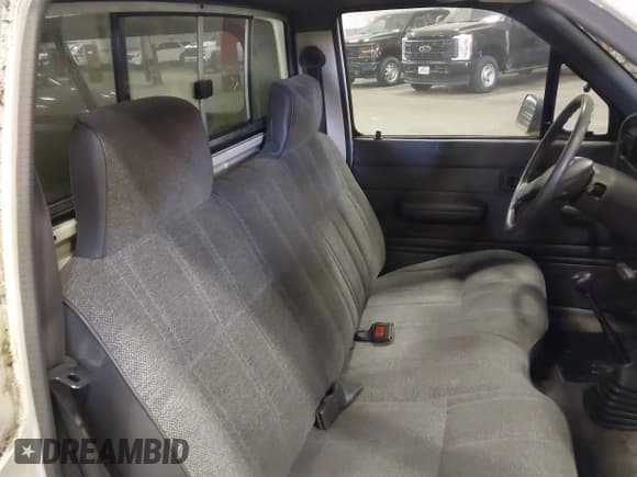 ✅ 1989 Toyota Pickup DX • VIN: JT4RN81P2K5030402 • Лот: 42483424. Опубликован ранее на IAAI с пробегом 210 343 миль. Бесплатный доступ к архиву аукционных продаж из США и подробный отчёт об истории автомобиля на DreamBid. Изображение 8.