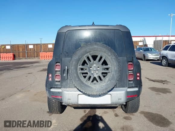 ✅ 2024 Land Rover Defender S • VIN: SALEJ7EX5R2311368 • Lot: 41414372. Listed on IAAI with 11,194 mi. Free auction sales archive from the USA and detailed vehicle history report at DreamBid. Image 17.