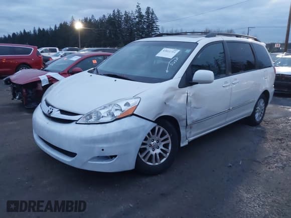 ✅ 2010 Toyota Sienna XLE • VIN: 5TDDK4CC5AS032997 • Lot: 43811711. Wystawiony na IAAI z przebiegiem 112 489 mil. Bezpłatny archiwum sprzedaży aukcyjnych z USA i szczegółowy raport historii pojazdu na DreamBid. Zdjęcie 21.