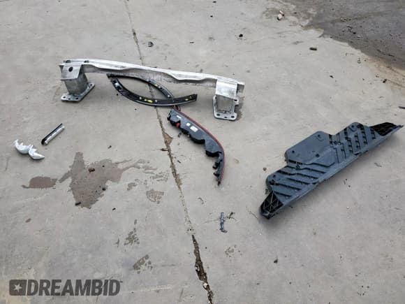 ✅ 2017 Audi Q7 Premium • VIN: WA1AHAF78HD049355 • Lot: 57348235. Listed on Copart with 72,139 mi. Free auction sales archive from the USA and detailed vehicle history report at DreamBid. Image 13.