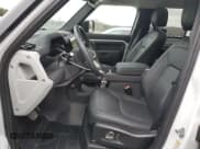 ✅ 2024 Land Rover Defender S • VIN: SALEJFFUXR2246631 • Lot: 44468045. Wystawiony na Copart z przebiegiem 25 295 mil. Bezpłatny archiwum sprzedaży aukcyjnych z USA i szczegółowy raport historii pojazdu na DreamBid. Zdjęcie 7.