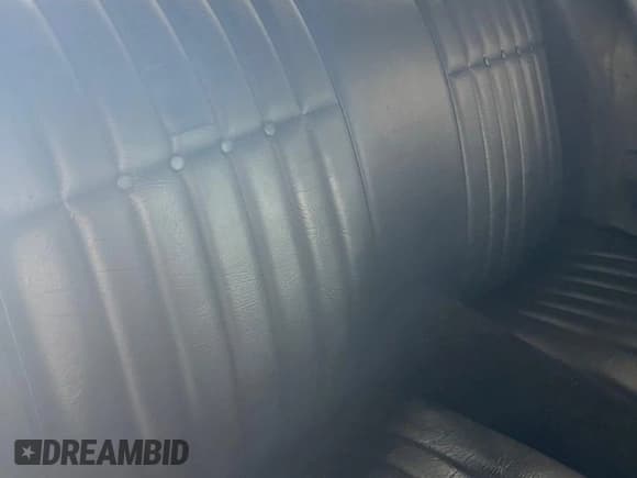 ✅ 1972 Chevrolet Camaro • VIN: 1Q87F2N112384 • Lot: 69979795. Wystawiony na Copart z przebiegiem 73 669 mil. Bezpłatny archiwum sprzedaży aukcyjnych z USA i szczegółowy raport historii pojazdu na DreamBid. Zdjęcie 6.