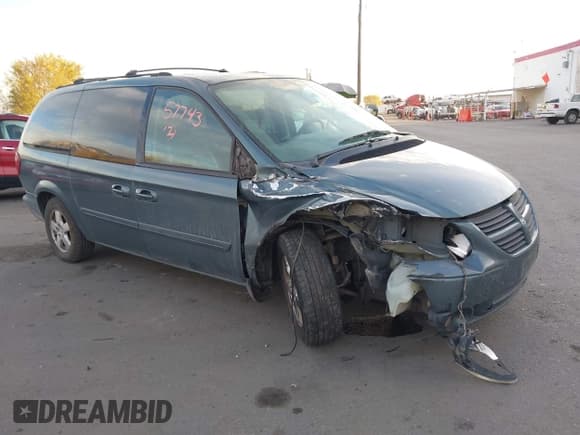 ✅ 2005 Dodge Caravan SXT • VIN: 2D4GP44L95R299610 • Lot: 43657743. Wystawiony na IAAI z przebiegiem 363 004 mil. Bezpłatny archiwum sprzedaży aukcyjnych z USA i szczegółowy raport historii pojazdu na DreamBid. Zdjęcie 1.