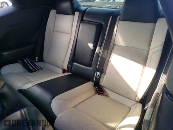 ✅ 2016 Dodge Challenger SXT Plus • VIN: 2C3CDZAG9GH108497 • Lot: 62102204. Wystawiony na Copart z przebiegiem 112 293 mil. Bezpłatny archiwum sprzedaży aukcyjnych z USA i szczegółowy raport historii pojazdu na DreamBid. Zdjęcie 10.