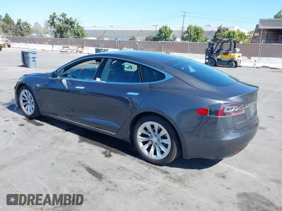 ✅ 2016 Tesla Model S 90D • VIN: 5YJSA1E2XGF148724 • Лот: 43274104. Опубликован ранее на IAAI с пробегом 177 977 миль. Бесплатный доступ к архиву аукционных продаж из США и подробный отчёт об истории автомобиля на DreamBid. Изображение 3.