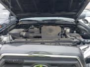 ✅ 2022 Toyota Tacoma SR • VIN: 3TYSZ5AN0NT079104 • Lot: 41516590. Wystawiony na IAAI z przebiegiem 22 203 mil. Bezpłatny archiwum sprzedaży aukcyjnych z USA i szczegółowy raport historii pojazdu na DreamBid. Zdjęcie 10.