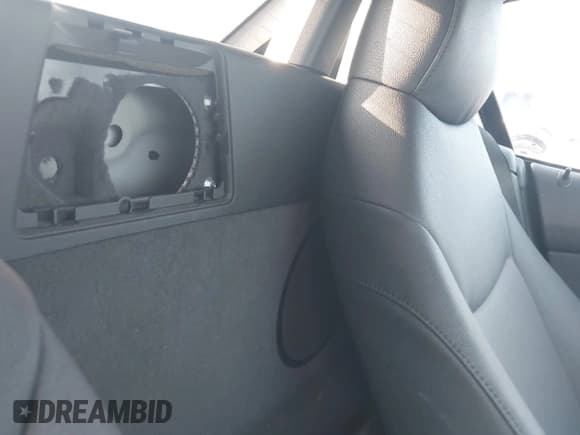 ✅ 2011 BMW Z4 sDrive30i • VIN: WBALM5C51BE378899 • Lot: 42407309. Listed on IAAI with Not provided. Free auction sales archive from the USA and detailed vehicle history report at DreamBid. Image 8.