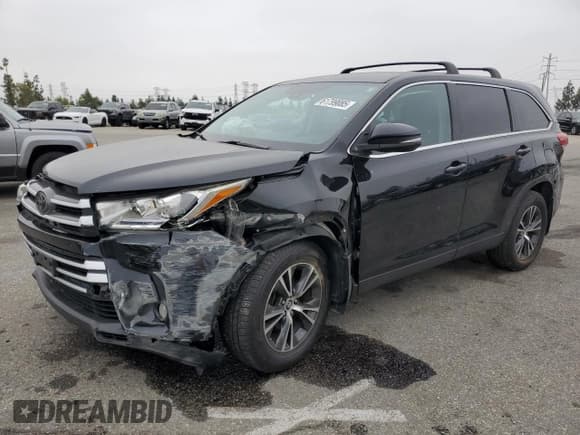 ✅ 2019 Toyota Highlander LE • VIN: 5TDBZRFH4KS973172 • Lot: 61799085. Listed on Copart with 82,458 mi. Free auction sales archive from the USA and detailed vehicle history report at DreamBid. Image 1.