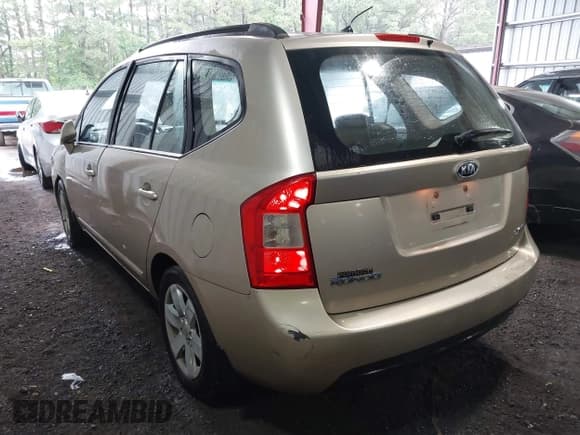 ✅ 2008 Kia Rondo LX • VIN: KNAFG526587142140 • Lot: 42443498. Wystawiony na IAAI z przebiegiem 145 832 mil. Bezpłatny archiwum sprzedaży aukcyjnych z USA i szczegółowy raport historii pojazdu na DreamBid. Zdjęcie 3.