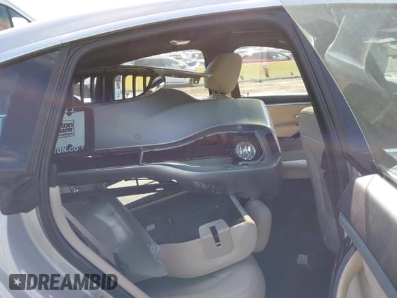 ✅ 2017 BMW 4 Series 430i xDrive • VIN: WBA4F9C33HG813083 • Lot: 41672146. Listed on IAAI with 16,890 mi. Free auction sales archive from the USA and detailed vehicle history report at DreamBid. Image 8.