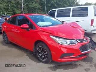 2018 Chevrolet Cruze LS с VIN 1G1BC5SM2J7239614, выставлен на аукционе IAAI как лот 43178427 с пробегом 74 101 миль миль и . История ставок и продаж доступна на DreamBid. Изображение 1.
