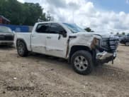 ✅ 2022 GMC Sierra 1500 SLT • VIN: 3GTUUDET5NG626565 • Lot: 69998205. Wystawiony na Copart z przebiegiem Nie podano. Bezpłatny archiwum sprzedaży aukcyjnych z USA i szczegółowy raport historii pojazdu na DreamBid. Zdjęcie 4.
