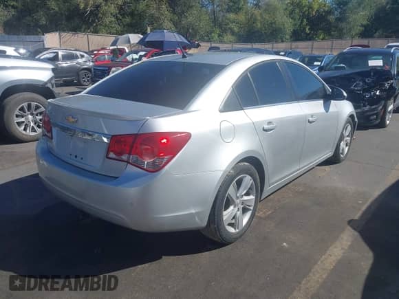 2014 Chevrolet Cruze Diesel with VIN 1G1P75SZ0E7438110, listed as a IAAI auction lot 43335139 with 117,540 mi miles and . Bid and sale history available at DreamBid. Image 4.