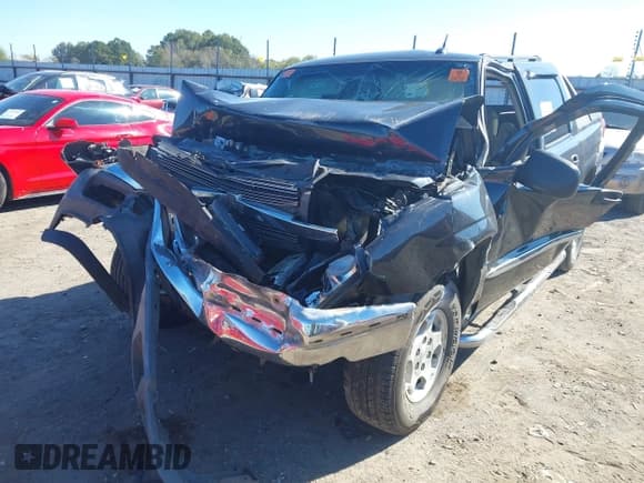 ✅ 2005 Chevrolet Avalanche Z66 • VIN: 3GNEC12Z35G105043 • Lot: 37948404. Listed on IAAI with Not provided. Free auction sales archive from the USA and detailed vehicle history report at DreamBid. Image 6.