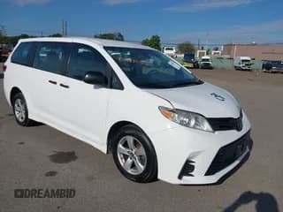 ✅ 2018 Toyota Sienna L • VIN: 5TDZZ3DC2JS939328 • Лот: 43117053. Опубликован ранее на IAAI с пробегом 178 019 миль. Бесплатный доступ к архиву аукционных продаж из США и подробный отчёт об истории автомобиля на DreamBid. Изображение 1.