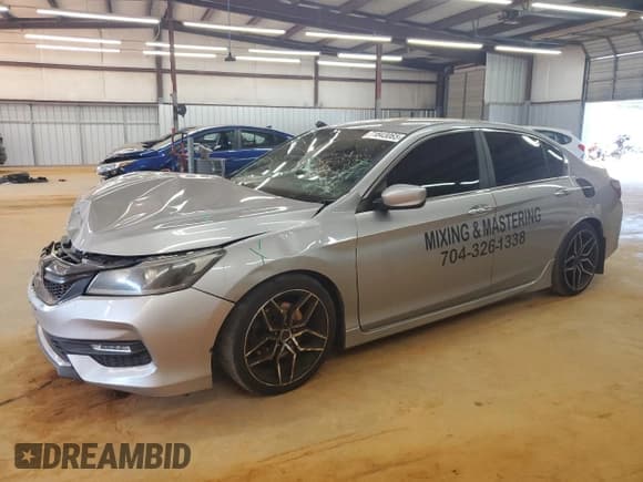 ✅ 2017 Honda Accord Sport • VIN: 1HGCR2F61HA026916 • Lot: 71843065. Wystawiony na Copart z przebiegiem 135 096 mil. Bezpłatny archiwum sprzedaży aukcyjnych z USA i szczegółowy raport historii pojazdu na DreamBid. Zdjęcie 1.