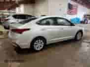 2019 Hyundai Accent SE z VIN 3KPC24A39KE044175, wystawiony jako Copart lot #49423294 z przebiegiem 62 244 mil mil oraz . Historia ofert i sprzedaży dostępna na DreamBid. Obrazek 3.