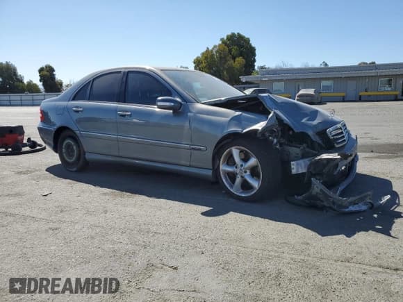 ✅ 2005 Mercedes-Benz C 230 Kompressor • VIN: WDBRF40JX5F682765 • Лот: 70896865. Опубликован ранее на Copart с пробегом 184 853 миль. Бесплатный доступ к архиву аукционных продаж из США и подробный отчёт об истории автомобиля на DreamBid. Изображение 4.