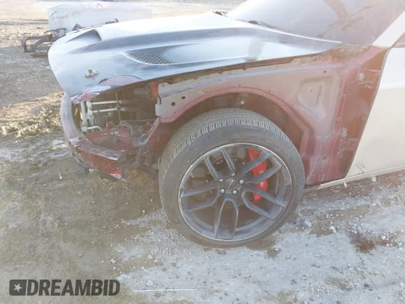 ✅ 2018 Dodge Challenger SRT Hellcat • VIN: 2C3CDZC9XJH146407 • Лот: 41395530. Опубликован ранее на IAAI с пробегом 82 260 миль. Бесплатный доступ к архиву аукционных продаж из США и подробный отчёт об истории автомобиля на DreamBid. Изображение 18.