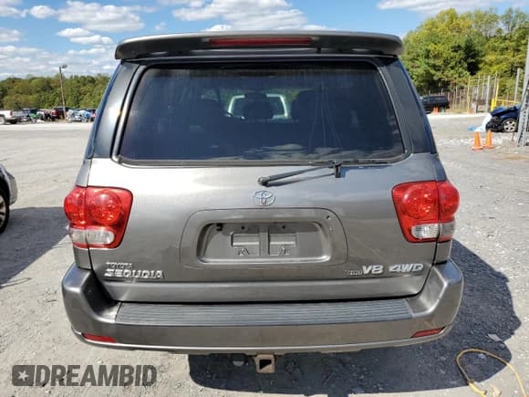 ✅ 2006 Toyota Sequoia Limited • VIN: 5TDBT48A76S263435 • Lot: 86304905. Listed on Copart with 216,938 mi. Free auction sales archive from the USA and detailed vehicle history report at DreamBid. Image 6.