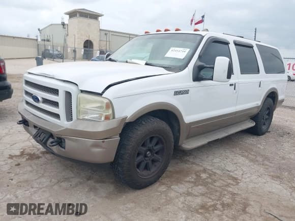 ✅ 2005 Ford Excursion Eddie Bauer • VIN: 1FMNU44L25ED02868 • Лот: 42414710. Опубликован ранее на IAAI с пробегом 30 486 миль. Бесплатный доступ к архиву аукционных продаж из США и подробный отчёт об истории автомобиля на DreamBid. Изображение 18.