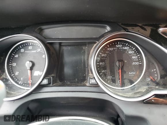 ✅ 2014 Audi RS 5 • VIN: WUAC6AFR4EA900833 • Lot: 55972465. Wystawiony na Copart z przebiegiem Nie podano. Bezpłatny archiwum sprzedaży aukcyjnych z USA i szczegółowy raport historii pojazdu na DreamBid. Zdjęcie 9.