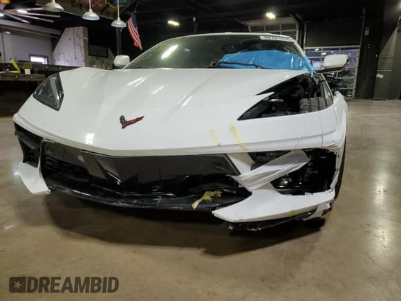 ✅ 2024 Chevrolet Corvette 2LT • VIN: 1G1YB2D4XR5122833 • Lot: 88783495. Wystawiony na Copart z przebiegiem 3 875 mil. Bezpłatny archiwum sprzedaży aukcyjnych z USA i szczegółowy raport historii pojazdu na DreamBid. Zdjęcie 15.