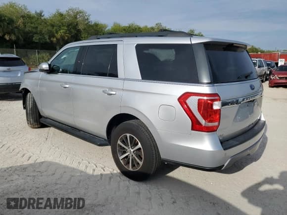 ✅ 2018 Ford Expedition XLT • VIN: 1FMJU1HT7JEA27371 • Lot: 49544585. Listed on Copart with 81,151 mi. Free auction sales archive from the USA and detailed vehicle history report at DreamBid. Image 2.