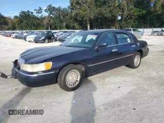 ✅ 2000 Lincoln Town Car Executive • VIN: 1LNHM81W5YY901866 • Lot: 92125155. Wystawiony na Copart z przebiegiem Nie podano. Bezpłatny archiwum sprzedaży aukcyjnych z USA i szczegółowy raport historii pojazdu na DreamBid. Zdjęcie 1.