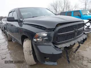 2018 Ram 1500 Express z VIN 1C6RR7KG2JS224643, wystawiony jako IAAI lot #41459605 z przebiegiem 156 215 mil mil oraz . Historia ofert i sprzedaży dostępna na DreamBid. Obrazek 1.