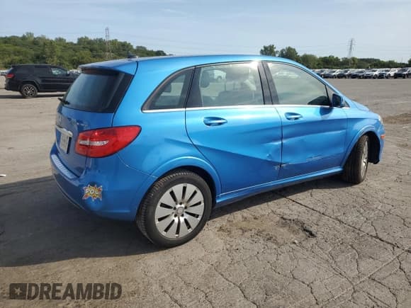 ✅ 2014 Mercedes-Benz B Electric Drive • VIN: WDDVP9ABXEJ001542 • Lot: 72010385. Listed on Copart with 60,819 mi. Free auction sales archive from the USA and detailed vehicle history report at DreamBid. Image 3.