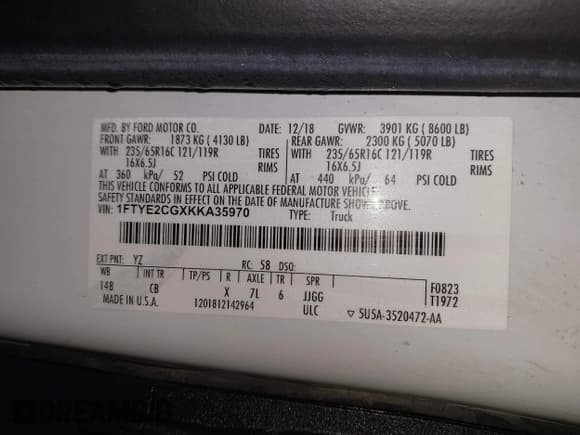 ✅ 2019 Ford Transit Cargo • VIN: 1FTYE2CGXKKA35970 • Lot: 43721501. Wystawiony na IAAI z przebiegiem 80 341 mil. Bezpłatny archiwum sprzedaży aukcyjnych z USA i szczegółowy raport historii pojazdu na DreamBid. Zdjęcie 9.