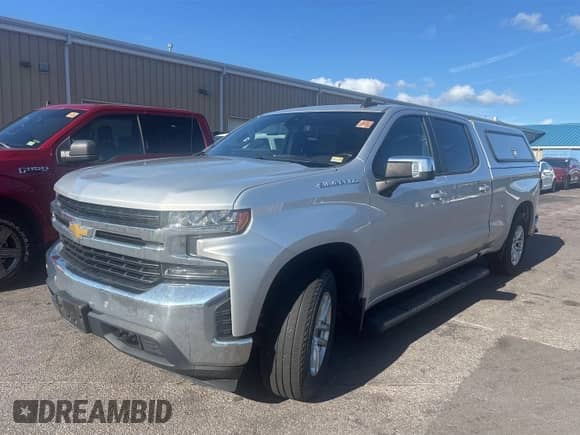 2021 Chevrolet Silverado 1500 LT z VIN 1GCUYDED2MZ244683, wystawiony jako IAAI lot #43081042 z przebiegiem 122 714 mil mil oraz . Historia ofert i sprzedaży dostępna na DreamBid. Obrazek 1.