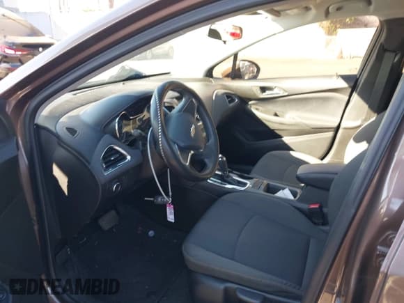 ✅ 2019 Chevrolet Cruze LS • VIN: 1G1BC5SMXK7126656 • Lot: 43546090. Listed on IAAI with 87,531 mi. Free auction sales archive from the USA and detailed vehicle history report at DreamBid. Image 18.