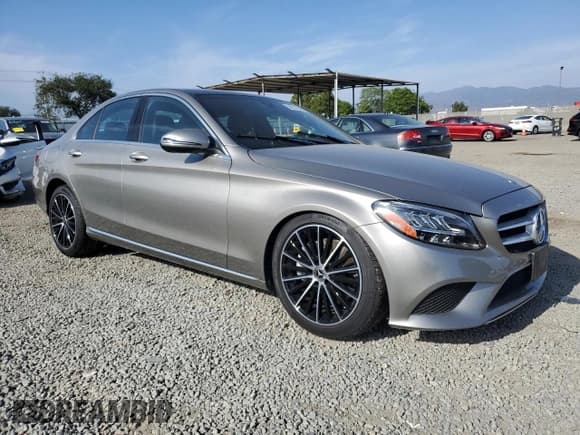✅ 2021 Mercedes-Benz C 300 • VIN: W1KWF8DB8MR640323 • Lot: 58237345. Listed on Copart with 8,016 mi. Free auction sales archive from the USA and detailed vehicle history report at DreamBid. Image 4.