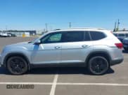 ✅ 2019 Volkswagen Atlas SEL Premium • VIN: 1V2NR2CA0KC531369 • Lot: 42840617. Listed on IAAI with 33,614 mi. Free auction sales archive from the USA and detailed vehicle history report at DreamBid. Image 14.