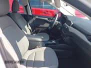 ✅ 2022 Ford Escape S • VIN: 1FMCU0F65NUA27557 • Lot: 42060587. Wystawiony na IAAI z przebiegiem 33 607 mil. Bezpłatny archiwum sprzedaży aukcyjnych z USA i szczegółowy raport historii pojazdu na DreamBid. Zdjęcie 5.