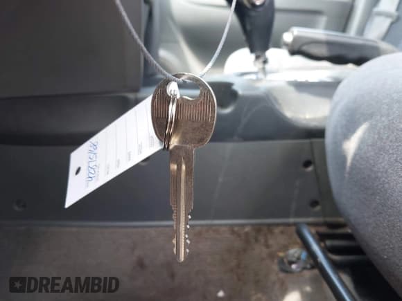 ✅ 2004 Hyundai Santa Fe GLS • VIN: KM8SC13DX4U837031 • Lot: 42875168. Listed on IAAI with 146,877 mi. Free auction sales archive from the USA and detailed vehicle history report at DreamBid. Image 11.