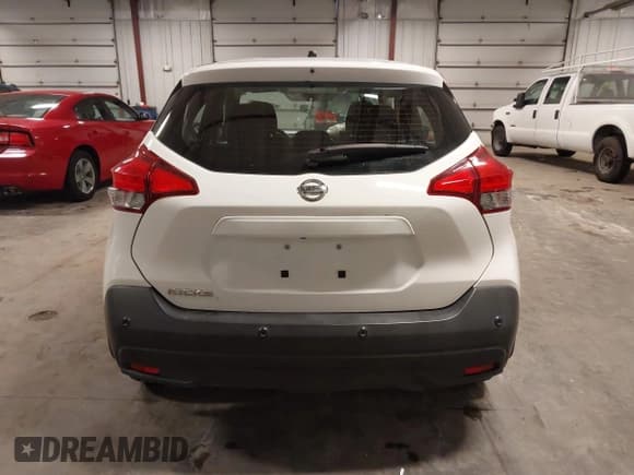 ✅ 2020 Nissan Kicks S • VIN: 3N1CP5BV5LL493103 • Lot: 43585643. Listed on IAAI with 50,637 mi. Free auction sales archive from the USA and detailed vehicle history report at DreamBid. Image 16.