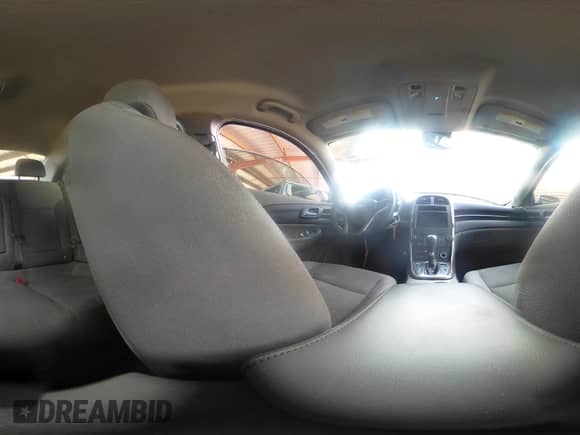 2013 Chevrolet Malibu LS z VIN 1G11B5SA8DF143372, wystawiony jako IAAI lot #43250501 z przebiegiem 249 820 mil mil oraz . Historia ofert i sprzedaży dostępna na DreamBid. Obrazek 18.