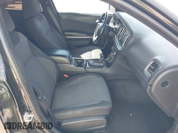 ✅ 2015 Dodge Charger SE • VIN: 2C3CDXBG2FH857062 • Лот: 43060788. Опубликован ранее на IAAI с пробегом 181 367 миль. Бесплатный доступ к архиву аукционных продаж из США и подробный отчёт об истории автомобиля на DreamBid. Изображение 5.