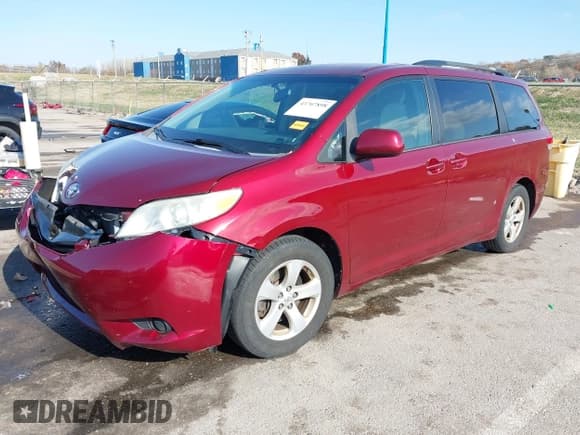 ✅ 2014 Toyota Sienna LE • VIN: 5TDKK3DC0ES414683 • Lot: 43707898. Listed on IAAI with 112,609 mi. Free auction sales archive from the USA and detailed vehicle history report at DreamBid. Image 21.