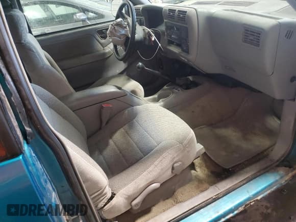 ✅ 1995 Chevrolet S-10 LS • VIN: 1GCCS194XS8238400 • Лот: 80237334. Опубликован ранее на Copart с пробегом 201 710 миль. Бесплатный доступ к архиву аукционных продаж из США и подробный отчёт об истории автомобиля на DreamBid. Изображение 8.