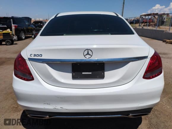✅ 2015 Mercedes-Benz C 300 • VIN: 55SWF4JB3FU076014 • Lot: 67374895. Listed on Copart with 89,625 mi. Free auction sales archive from the USA and detailed vehicle history report at DreamBid. Image 6.
