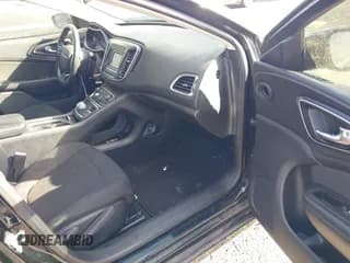 ✅ 2016 Chrysler 200 Limited Platinum • VIN: 1C3CCCAG5GN104860 • Лот: 43565349. Опубликован ранее на IAAI с пробегом 65 589 миль. Бесплатный доступ к архиву аукционных продаж из США и подробный отчёт об истории автомобиля на DreamBid. Изображение 5.