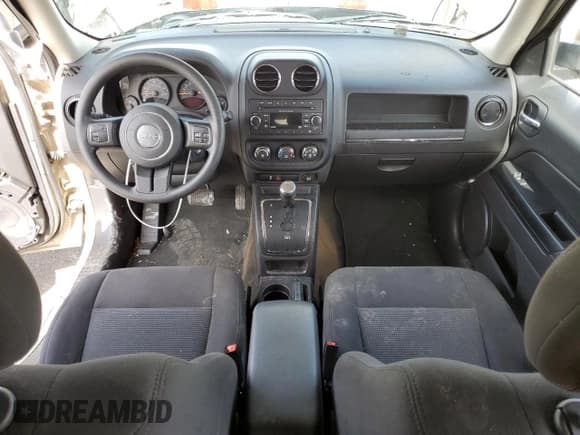 ✅ 2017 Jeep Patriot Sport • VIN: 1C4NJPBA2HD158409 • Lot: 47169154. Listed on Copart with 58,890 mi. Free auction sales archive from the USA and detailed vehicle history report at DreamBid. Image 8.